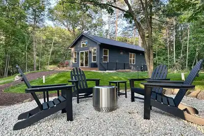 Image de Modern Design - Fire Pit - Lake Access