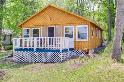 Image de Charming Michigan Cottage w/ Sunroom & Lake Access