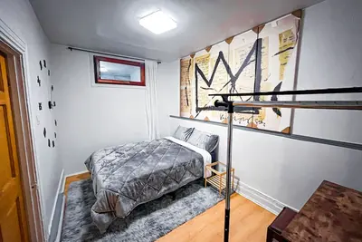 Image de Zen & Artistic apartment \n15 min from Downtown by transit \nNear Attractions