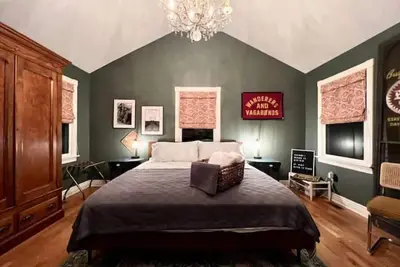 Image de Charming, Private 1 Bedroom Suite in Downtown
