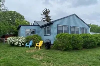 Image de Coastal Cottage Close to the Nubble Lighthouse\n