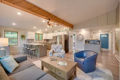 Image de Lakefront Osceola Vacation Rental - Dogs Welcome!