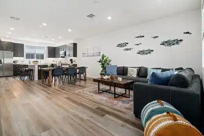 Image de Stylish Townhome in Carson Ca