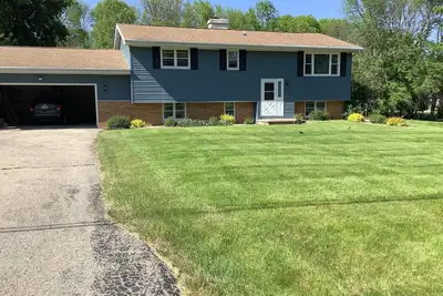 Image de Four bedroom home great for Eaa, Lifest, ‘25 Nfl Draft and other Oshkosh events!