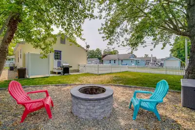 Image de Pet-Friendly Villas Vacation Rental: Walk to Bay