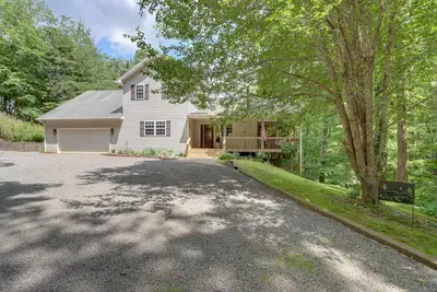 Image de Hayesville ‘River Run’ Home on Hiwassee River!