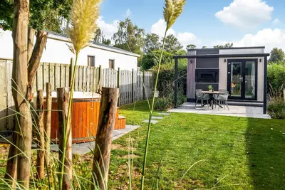 Image de Belle maison à Heinkenszand avec WiFi