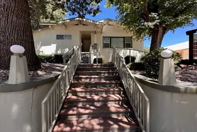 Image de Cute historic getaway near Downtown!