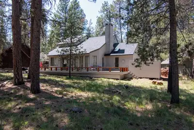 Image de Fantastic location! Hot Tub, Ac, Sharc passes, bikes and a great deck!