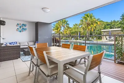 Image de Three Bedroom Poolside apartment at Drift!