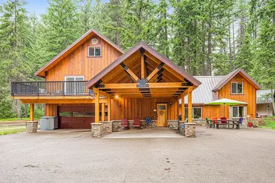 Image de Sprawling cabin near the lake with a private grill and large patio - W/D & Ac
