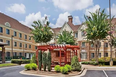 Image de Pet-friendly and Spacious 2br Suite with Kitchen! Free Breakfast, Pets Allowed!