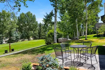 Image de Dog Friendly Townhome in EagleVail with Views of the Peaceful Golf Course