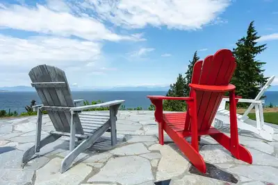 Image de Sea Breeze: Relaxation with a View with A/C