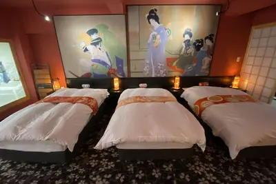 Image de An \"urban retreat\" where you can enjoy Japanese traditions in the heart of Osaka City. In your room, it is a one-of-a-kind inn that makes you feel as if you have stepped into an ukiyo-e woodblock print.