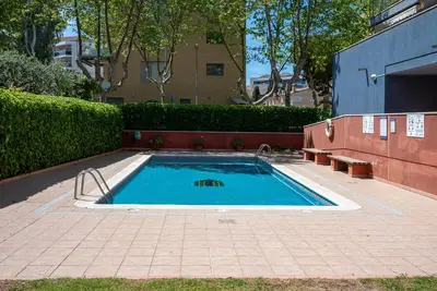 Image de Duplex avec piscine, parking, Bbq & A/C à 95m de la plage