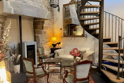 Image de Petit gîte d’arrière-cour au pied du Château