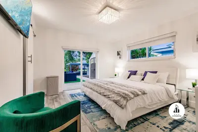 Image de Uhost Ai | 5br Miami Oasis | Pool & Hot Tub