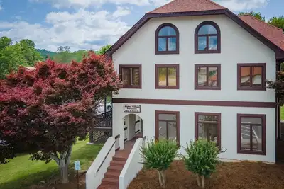 Image de Alpine Village Condo A |  Bavarian-Style Condo