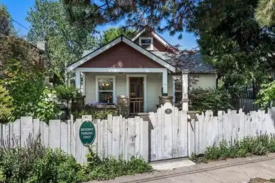 Image de Bluebird Day - River West