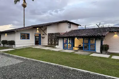 Image de Luxury Farm House