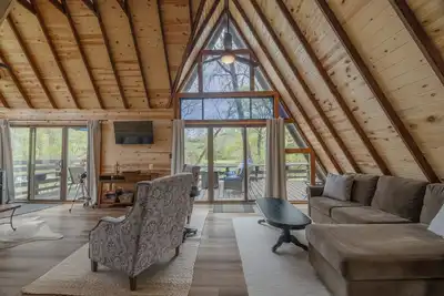 Image de The Woodlake Chalet by Innsbrook Vacations!