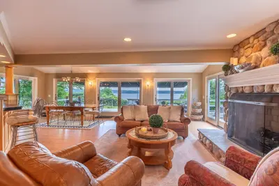Image de Sunset Beach Lake House on Beautiful Owasco Lake - Great Family Summer Retreat!