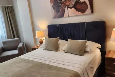 Image de Traumhaus Mitten in der City 60 Meter zum Meer