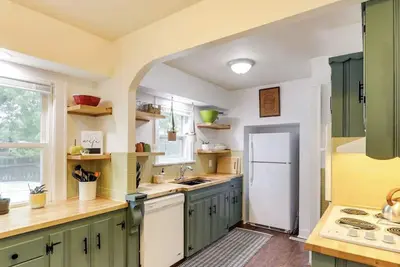 Image de Cozy bungalow in Delano - minutes from downtown and the river