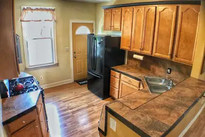 Minimalist Townhouse with Stunning Skyline View