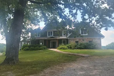 Image de New Listing\nBeautiful farmhouse that is surrounded by National Forest\n