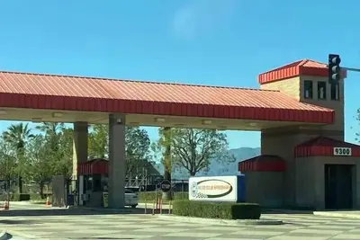 Image de 3 Bed 2 Bath Home Near Fontana Speedway