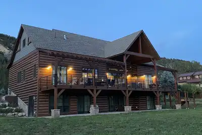 Image de Amazing luxury spacious 4 Bed 4 Bath mountain retreat home near Aspen. Sleeps 10