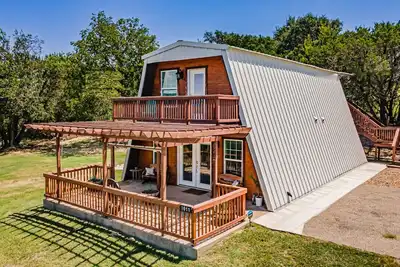 Image de Lake Access ⛵️ Pool 🏖️ Private Patio 🦜Bbq  🌭 WiFi 💻 Free Parking 🏎️ Pet Friendly 🐾