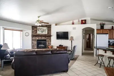 Image de Poppy House: Charming Prescott Getaway ~ Mtn Views