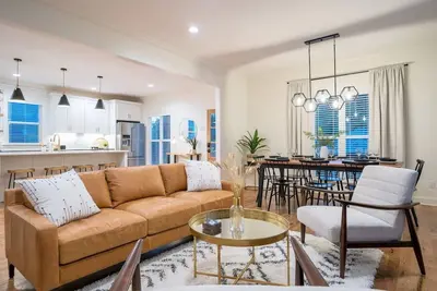 Image de Northshore Urban Hive - Spacious House with Ev Charging