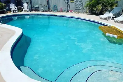 Image de Quaint Coastal Pool Home Oasis Florida Space Coast, by Beach&Space Coast Stadium