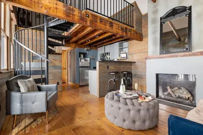 Image de The Neptune | Lofted Charm, Your Serene Escape