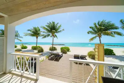 Image de Escape to Paradise at Oceanfront Dreams - Your Idyllic Coastal Haven!