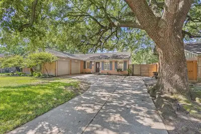 Image de Pet Friendly Home - Minutes to Galleria - Highland Village - Med Center