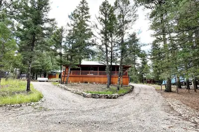 Image de Mountain Cabin Near Cloudcroft Village, Skiing, Hiking, Hunting and Wildlife