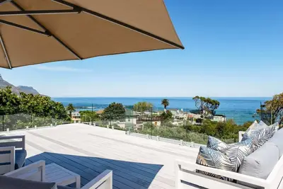 Image de Elegant Villa w Coastal Views Nestled Below Lions Head The Grange