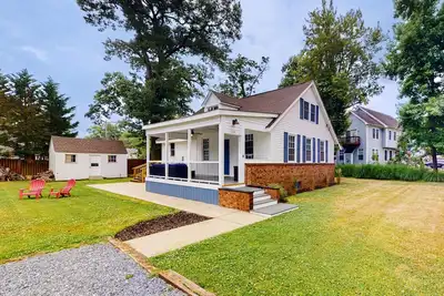 Image de Beach cottage with firepit, grill, outdoor areas, Ac, & W/D