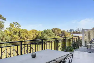 Image de Superb, opulent 4br riverside French Provincial mansion