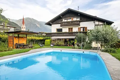 Image de Appartement 'Erlengut Meran' avec vue sur les montagnes, piscine partagée et Wi-Fi