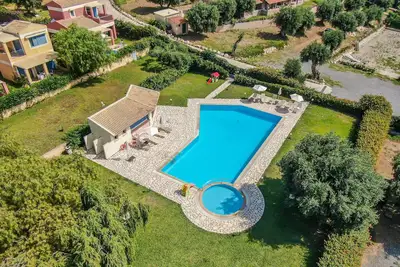 Image de Appartement \"Blue Lagoon Barbati\" avec piscine partagée, Wi-Fi et climatisation