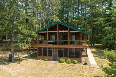 Image de Four Bs Lodge in Barnes Sandy Frontage on Middle Eau Claire Lake