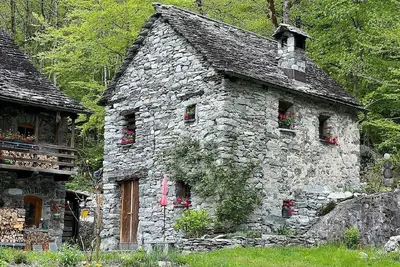 Image de Maison de vacances Cavergno pour 1 - 2 personnes avec 2 chambres à coucher - Maison de vacances