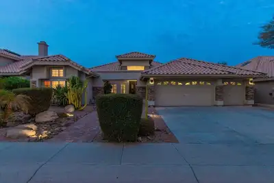 Image de Ahwatukee Foothills with Pool & Golf Course Views
