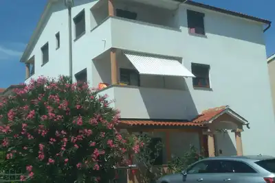 Image de Valentina 2, 200m plaža, 2 spavaće sobe, 2 terase, veliki dnevni boravak. 2 kat